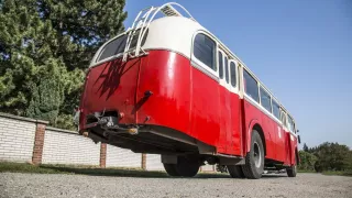 Škoda 706 RO (1947).