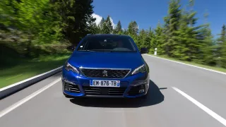 Vylepšený Peugeot 308 ve verzi kombi 12