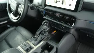 Prohlédněte si galerii Toyoty Land Cruiser 250