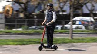 Do Berlína jen elektromobilem, MHD nebo na kole. Němci chystají velké omezení provozu