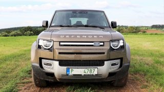 Land Rover Defender přijíždí v nových verzích. Těšte se na osmiválcovou zábavu v luxusním hávu