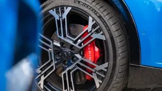 Alpine A390