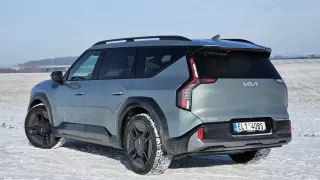 Kia oslavuje rekordní prodeje hybridů a elektromobilů v prvním čtvrtletí roku 2020