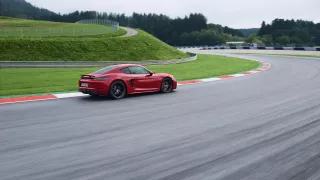 Porsche 718 GTS Cayman a Boxster 11