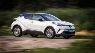 Toyota C-HR Hybrid 3 27