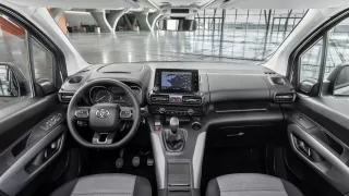 Toyota PROACE CITY 2019 interiér 13