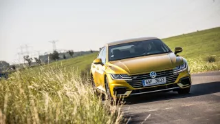 Volkswagen Arteon R-Line 2.0 TSI jízda 8