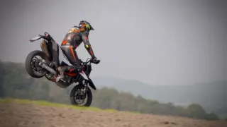 Recenze KTM 690 SMC R Supermoto