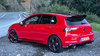 Nejlépe utracených 180 tisíc korun. Řídili jsme nejrychlejší Volkswagen Golf GTI v historii