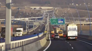 Pokuta 2000 korun za 20 sekund v levém pruhu. Pozor na nové pravidlo na dálnicích