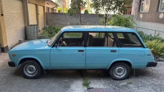 Lada 21044