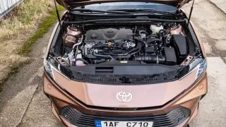 Test Toyota Camry 2024