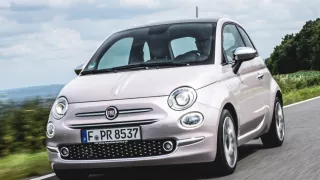 Fiat 500 je nejvíc roztomilé auto na trhu, které chytne za srdce i drsňáky