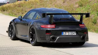 Porsche 911 GT2 RS 6