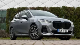 Test BMW 230e xDrive Active Tourer: MPV, které jezdí lépe než většina hatchbacků na trhu