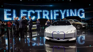 Působivé koncepty BMW na stánku ve Frankfurtu 9