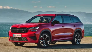 Škoda Kodiaq RS je nejlevnější a nejvýkonnější sedmimístné SUV na trhu. Jezdí opravdu dobře