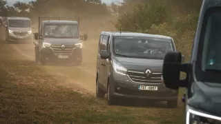 Užitkové vozy Renault Trafic a Master dostaly nový kabátek. Zašpinit si ho nebojí