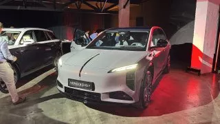 Hongqi EHS7