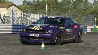 Americké monstrum s výkonem 800 koní jsme vzali na okruh. Challenger ukázal sílu i velkou slabinu