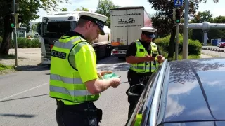 Povinnost hlásit dopravní nehodu policistovi? Zde jsou tři základní podmínky