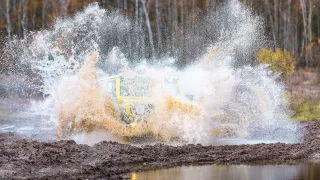 Suzuki Jimny vs. Ford Ranger Raptor