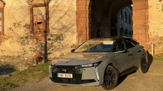 DS N°4 PLUG-IN HYBRID