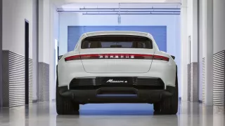 Porsche Mission E Cross Turismo 