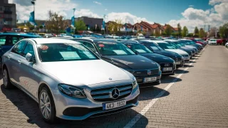 U těchto ojetin buďte velice opatrní. Mají nejčastěji stočený tachometr, někdy i o stovky tisíc km