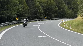 V Česku se objevila nová značka. Kruhy na silnici řidiči zatím neznají, ale budou jim pomáhat