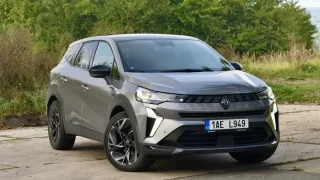 Symbioz se v Renaultu vtlačil mezi ozkoušená jména. Přesto se dá čekat, že obtloustlý kombík uspěje
