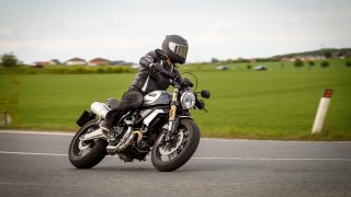 Ducati Scrambler 1100 jízdní 6