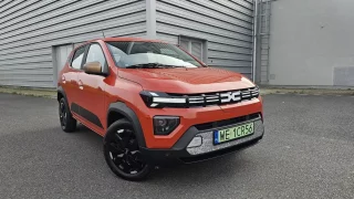 Elektromobil za 2000 korun měsíčně. Dacia láká za volant Springu, nabídka ale není pro každého