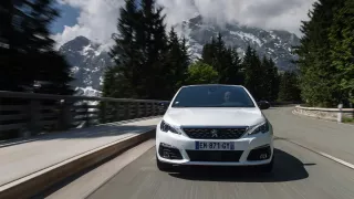 Vylepšený Peugeot 308 ve verzi hatchback 12