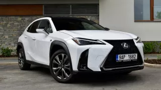 Test Lexus UX 250h pohledem ženy: Love brand v plném smyslu slova