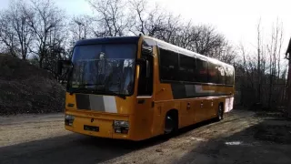 Postavit z autobusu obytný vůz není tak těžké. Je ale potřeba vybrat správný a moc do něj nevrtat