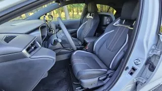 Toyota Corolla sedan 1.8 Hybrid GR Sport