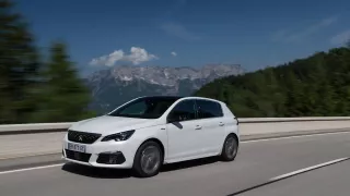 Vylepšený Peugeot 308 ve verzi hatchback 11