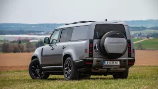 Land Rover Defender Outbound