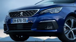 Vylepšený Peugeot 308 ve verzi kombi 17