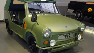 Vojenský Trabant 601 ve stylu Jeepu