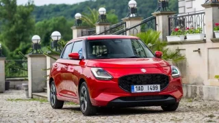 Na trh přijíždí čtvrtá generace Suzuki Swift. Má nový motor a zapracovalo se i na podvozku