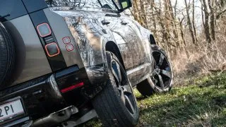 Test Land Rover Defender P300e