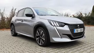 Porovnali jsme dva rolls-royce mezi malými vozy - nový Opel Corsa vs. nový Peugeot 208