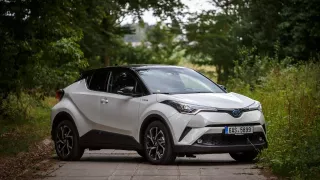 Toyota C-HR Hybrid 3 1