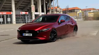 Mazda 3 e-Skyactiv X186