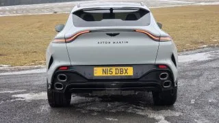 Aston Martin DBX S