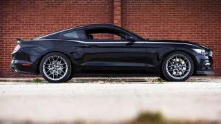 Ford Mustang RTR - Obrázek 2