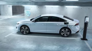 Peugeot 508 Plug-in Hybrid 