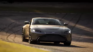 Aston Martin Vantage MY2018 20